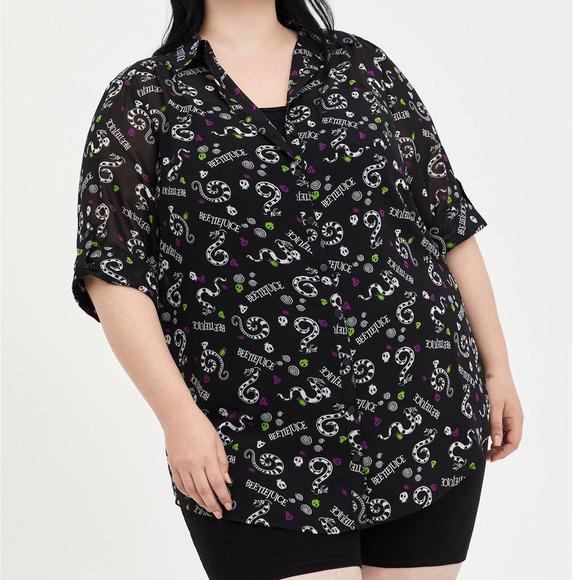 Torrid 00 (size 10) Beetlejuice Movie Sandworm Button Down‎ Chiffon Tunic Top - Picture 4 of 5
